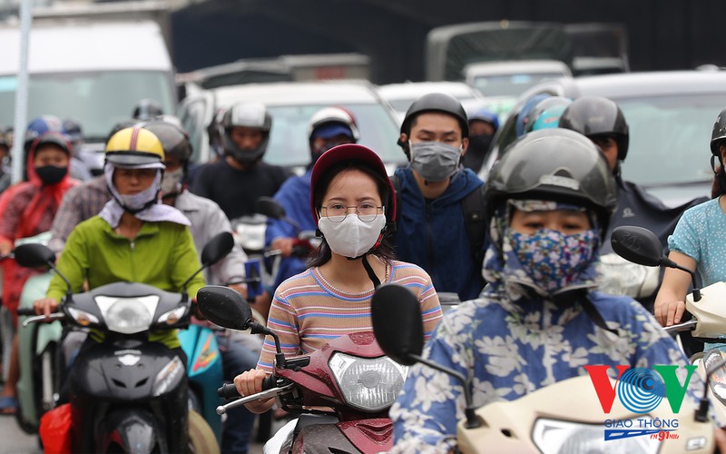 csgt dung xe kiem tra: lo ngai su lam quyen, gay phien toai cho dan hinh 1
