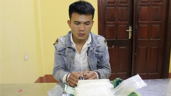 Nam thanh niên bị bắt khi 