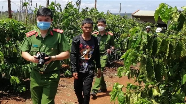 Bắt giữ đối tượng giết người, hiếp dâm trong rẫy vắng