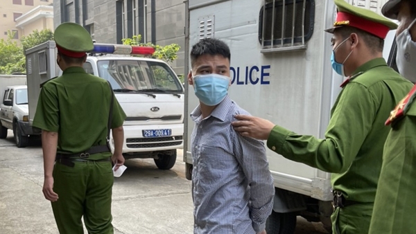 Án tình đắng chát