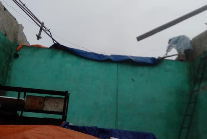 Gió lốc xoáy khiến hơn 20 căn nhà bị hư hỏng tại Đà Nẵng -1