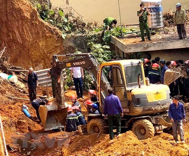 Vụ sạt lở đất vùi lấp 4 người lao động ở Phú Thọ: Tiết lộ bất ngờ của bị can về vị Phó Giám đốc -0
