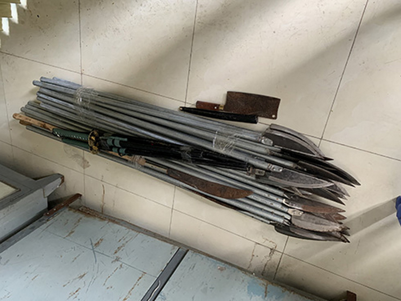 Truy bắt hai nhóm thanh niên hỗn chiến bằng súng và hung khí nguy hiểm -0