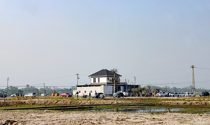 Khi đất làng nổi “sóng” -0