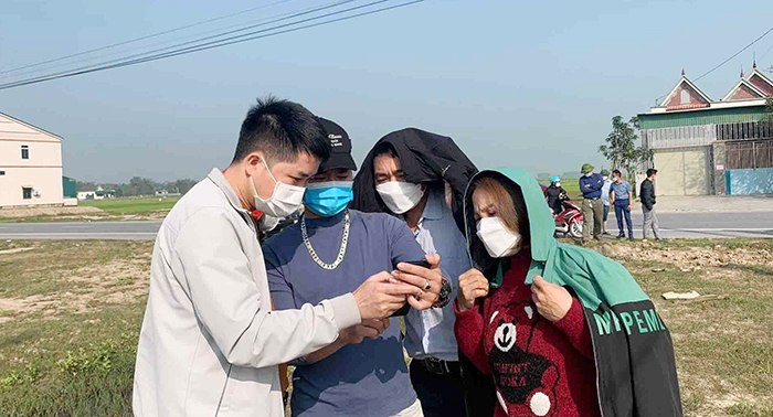 Khi đất làng nổi “sóng” -0