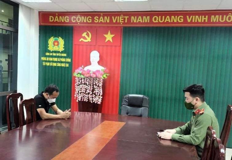 Chỉnh sửa ảnh đăng 2 xe ô tô cùng một biển số “độc” để trêu bạn bè -0