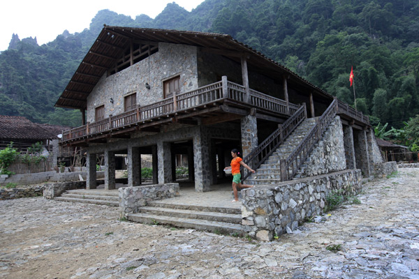 kiến trúc nhà sàn đá, thác Bản Giốc, Cao Bằng, xây dựng, đá tự nhiên, nhà sàn, dân tộc