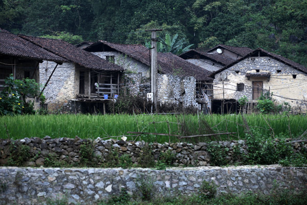 kiến trúc nhà sàn đá, thác Bản Giốc, Cao Bằng, xây dựng, đá tự nhiên, nhà sàn, dân tộc