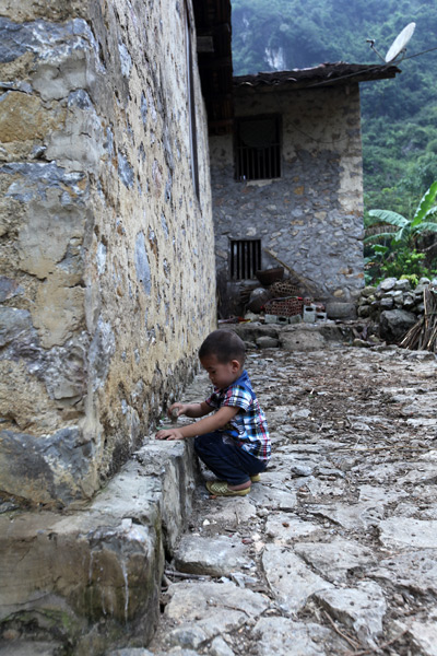 kiến trúc nhà sàn đá, thác Bản Giốc, Cao Bằng, xây dựng, đá tự nhiên, nhà sàn, dân tộc