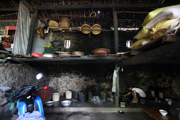 kiến trúc nhà sàn đá, thác Bản Giốc, Cao Bằng, xây dựng, đá tự nhiên, nhà sàn, dân tộc