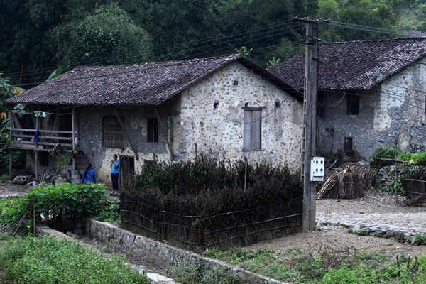 kiến trúc nhà sàn đá, thác Bản Giốc, Cao Bằng, xây dựng, đá tự nhiên, nhà sàn, dân tộc