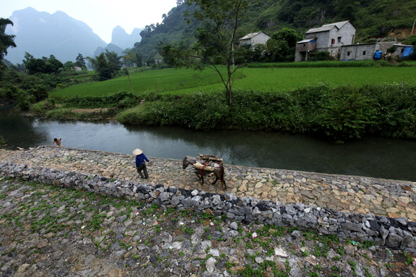 kiến trúc nhà sàn đá, thác Bản Giốc, Cao Bằng, xây dựng, đá tự nhiên, nhà sàn, dân tộc