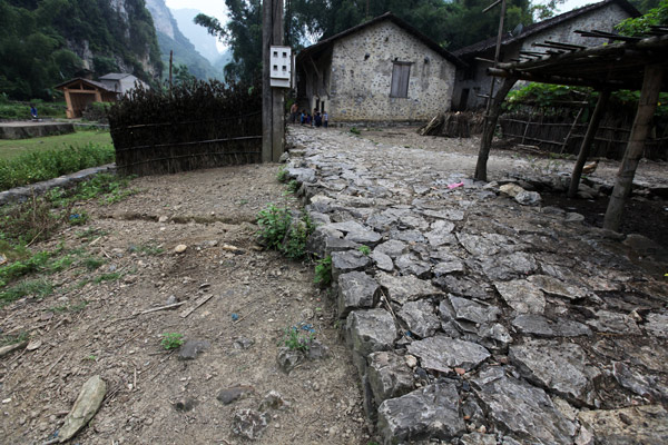 kiến trúc nhà sàn đá, thác Bản Giốc, Cao Bằng, xây dựng, đá tự nhiên, nhà sàn, dân tộc