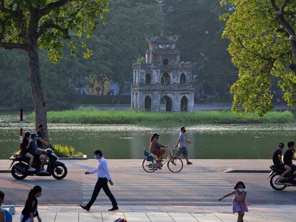Sống ở Hà Nội rẻ hơn bao nhiêu so với TP. HCM, Bangkok, Phnom Penh, Singapore...?