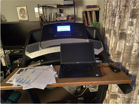 Không thể đến cơ quan vì Covid-19, dân tình thi nhau khoe 1001 góc làm việc tại nhà cực sáng tạo nhưng không kém phần hài hước - 18