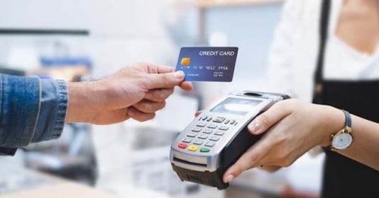 Những lưu ý khi mua hàng thanh toán bằng cách quẹt thẻ tránh mất tiền oan