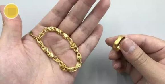 Tại sao các tiệm vàng lại thích khách hàng đổi cái cũ lấy cái mới? - 1