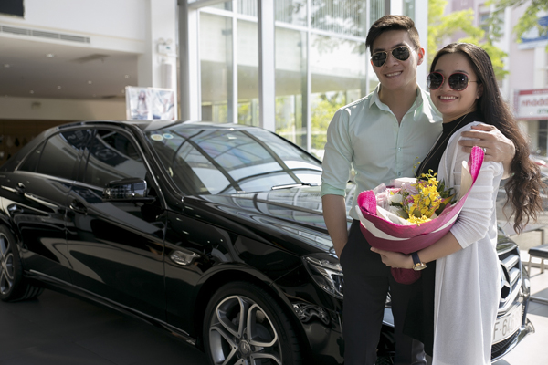 MC Hồng Phượng được chồng tặng xe hơi 2 tỷ - ảnh 1
