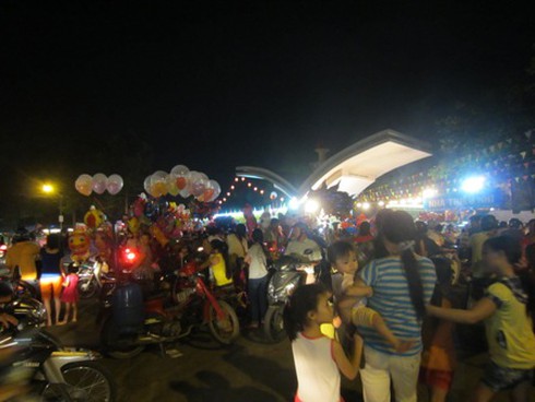 Hàng quán vỉa hè hốt bạc ngày trung thu - ảnh 1