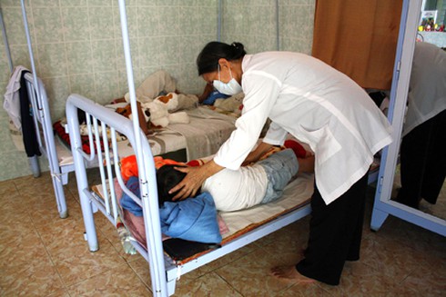 TP.HCM: 25.000 trẻ em nhiễm, ảnh hưởng HIV/AIDS - ảnh 1