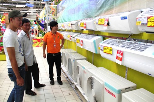 Thị trường điện lạnh “nóng” dần theo thời tiết - ảnh 1
