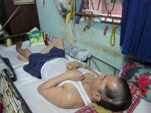 15 năm con hôn mê sau tai nạn: Tôi mất ai nuôi con đây? - ảnh 3