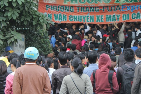 Xe Phương Trang gây náo loạn tại bến xe - ảnh 1