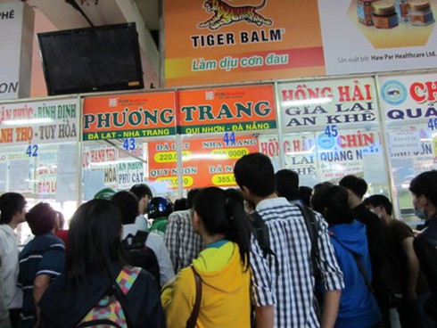 Xe Phương Trang gây náo loạn tại bến xe - ảnh 2