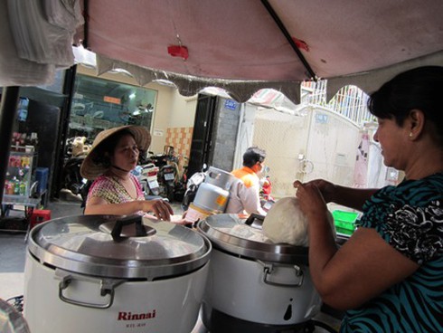 Nghẹn ở 'phố cơm trắng' Sài Thành - ảnh 7