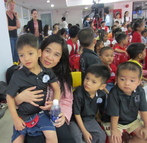 Bà mẹ 300 con và bức di chúc nghẹn ngào - ảnh 1