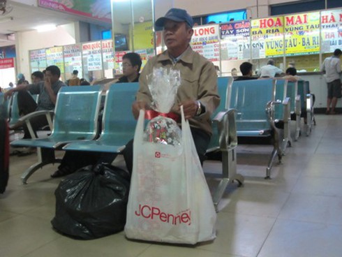 Tết này con không về... mẹ phải lên thăm - ảnh 5