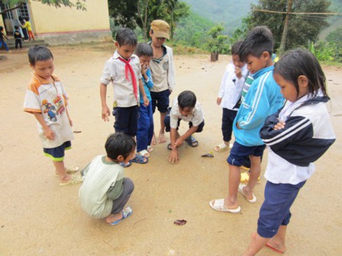 Ám ảnh những nụ cười trẻ thơ nơi vùng cao Tây Nguyên - ảnh 19