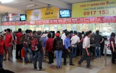 “Nóng” đi lại tuyến ngắn dịp 30/4 - ảnh 1