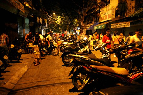 Rực rỡ sắc màu Trung thu trên phố Hà Nội - ảnh 12