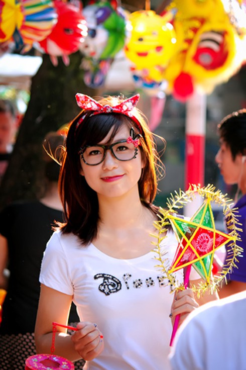 Rực rỡ sắc màu Trung thu trên phố Hà Nội - ảnh 4