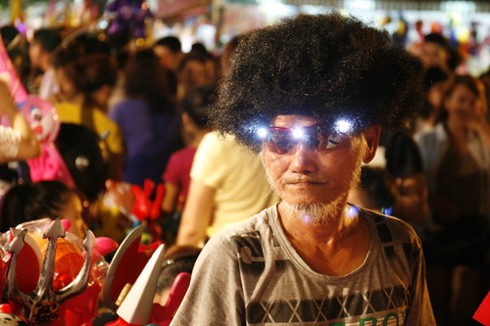 Rực rỡ sắc màu Trung thu trên phố Hà Nội - ảnh 8