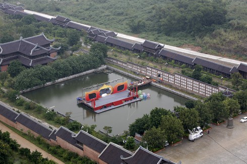 Chùm ảnh 3000 hoa đăng tưởng nhớ nạn nhân TNGT - ảnh 1