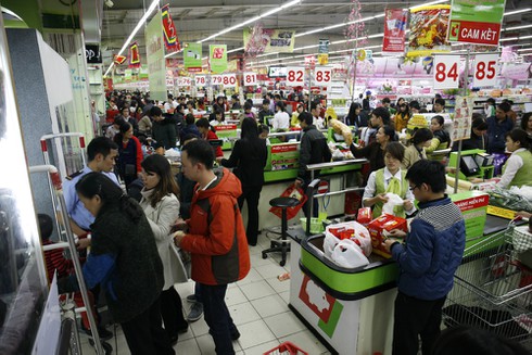 Người dân Thủ đô chen chân mua đồ sắm Tết - ảnh 10