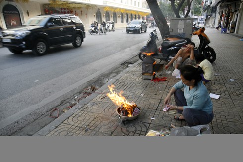 Hồ Gươm lung linh đón thời khắc giao thừa - ảnh 2