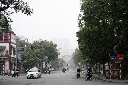 Ngày cuối cùng năm Quý Tỵ tại thủ đô Hà Nội - ảnh 2