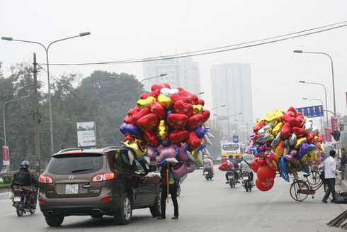 Ngày cuối cùng năm Quý Tỵ tại thủ đô Hà Nội - ảnh 8