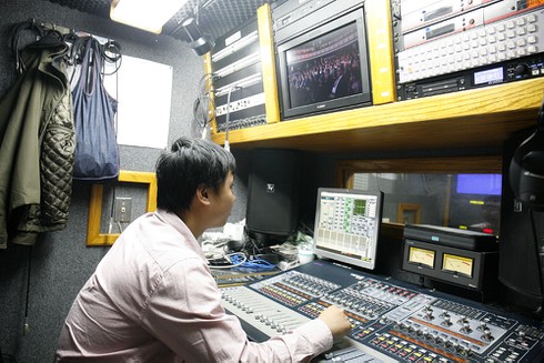 Hồ Gươm lung linh đón thời khắc giao thừa - ảnh 8