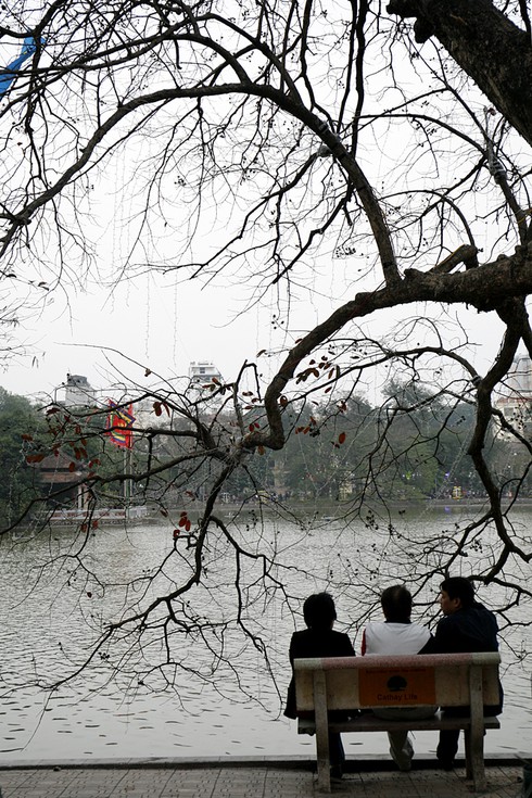 Hồ Gươm lung linh đón thời khắc giao thừa - ảnh 9