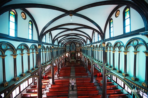 Nhà thờ gỗ Kon Tum - Bạn nên ghi ngay vào danh bạ du lịch Tây Nguyên! - ảnh 8