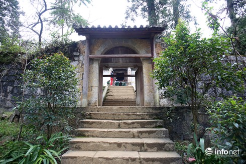 Kinh ngạc trước kiến trúc dinh thự của Vua Mèo - ảnh 1