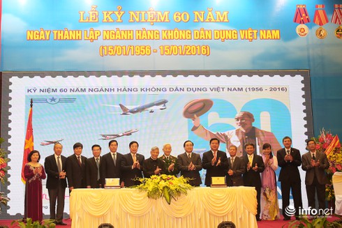 Phát hành Bộ tem “ Kỷ niệm 60 năm ngành Hàng không Dân dụng Việt Nam” - ảnh 1