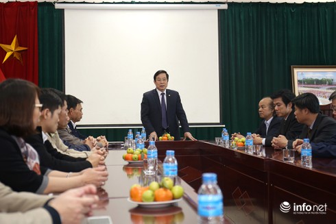Bộ trưởng Bộ TT&TT thăm và làm việc 4 đơn vị trực thuộc - ảnh 1