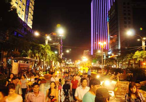 Cả 3 miền hân hoan đón thời khắc giao thừa - ảnh 5