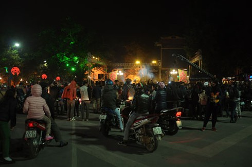 Cả 3 miền hân hoan đón thời khắc giao thừa - ảnh 2