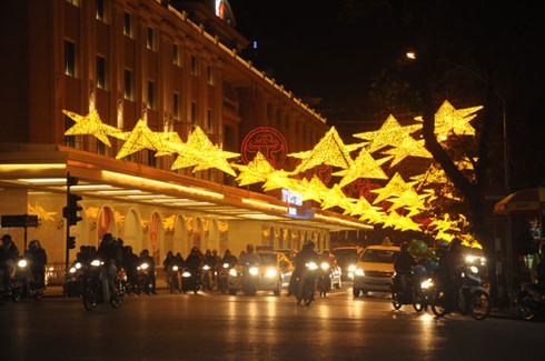 Cả 3 miền hân hoan đón thời khắc giao thừa - ảnh 1